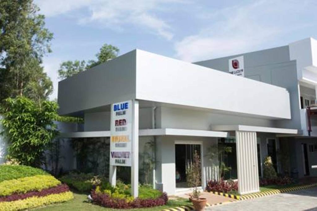 The Lucky 9 Budget Hotel Tagum Exterior photo