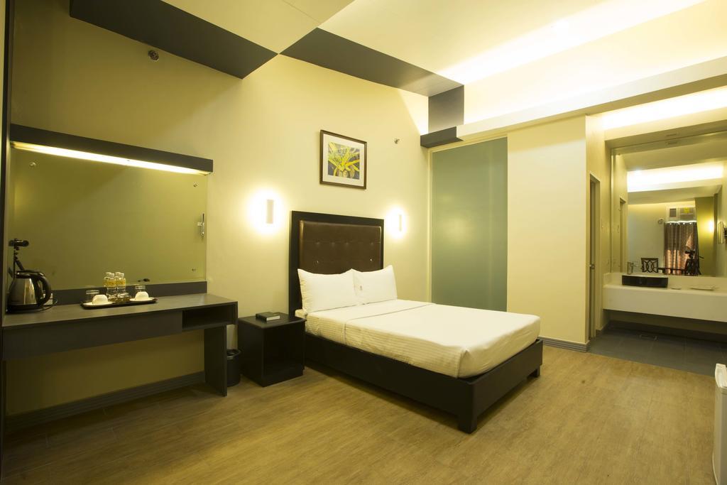 The Lucky 9 Budget Hotel Tagum Exterior photo