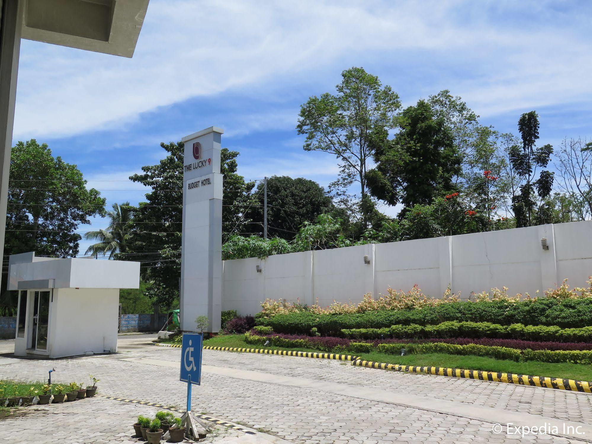 The Lucky 9 Budget Hotel Tagum Exterior photo