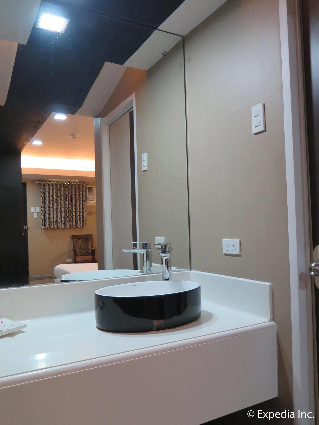 The Lucky 9 Budget Hotel Tagum Exterior photo